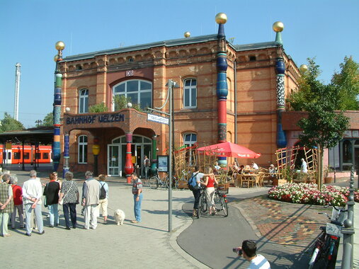 Hundertwasser_Bahnhof_Uelzen_3.JPG